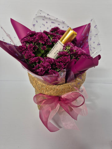 Kete with Cyclamen or Chrysanthemum & Hogarth Chocolate